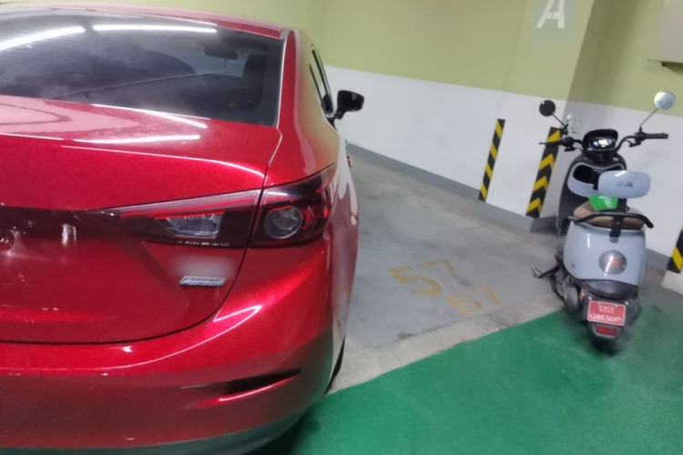 Used Mazda 3 Axela 2016 Sedan 1.5L Automatic Luxury Model Right Rear Taillight