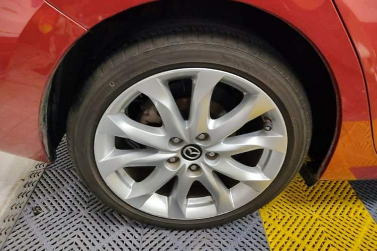 Used Mazda 3 Axela 2016 Sedan 2.0L Automatic Sport Model Right Rear Wheel Hub