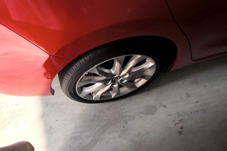 Used Mazda 3 Axela 2016 Sedan 2.0L Automatic Sport Model Right Rear Wheel Hub
