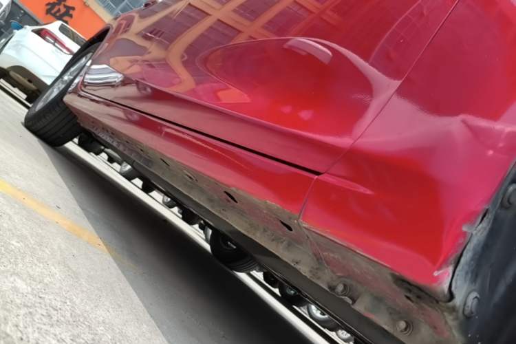 Used Mazda 3 Axela 2016 Sedan 1.5L Automatic Comfort Model Right Side Sill