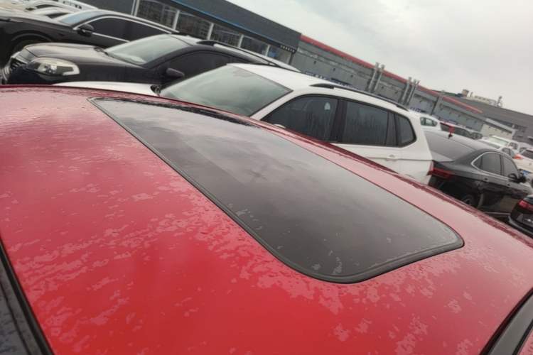 Used Mazda 3 Axela 2016 Sedan 1.5L Automatic Luxury Model Roof