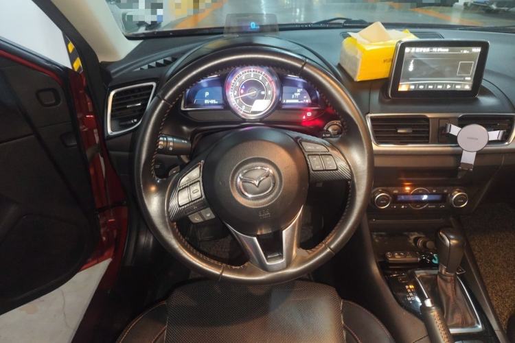 Used Mazda 3 Axela 2016 Sedan 2.0L Automatic Flagship Model Steering Wheel