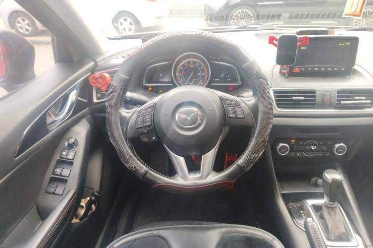Used Mazda 3 Axela 2016 Hatchback 2.0L Automatic Flagship Model Steering Wheel