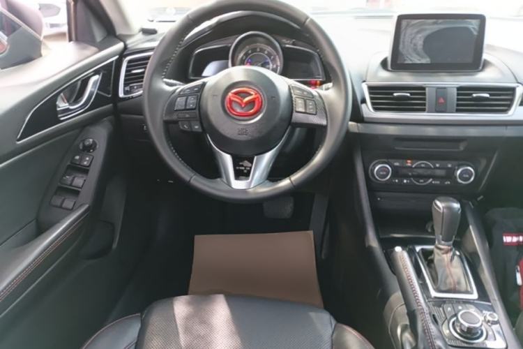 Used Mazda 3 Axela 2016 Sedan 2.0L Automatic Flagship Model Steering Wheel
