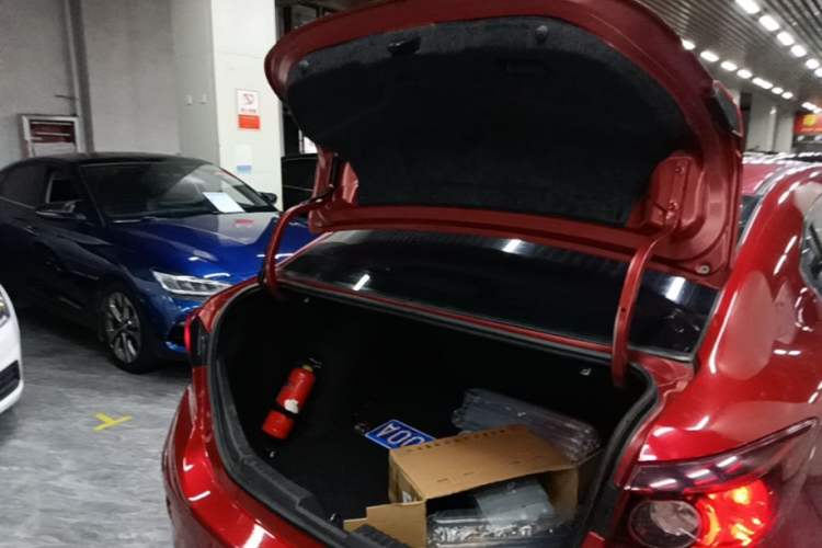 Used Mazda 3 Axela 2016 Sedan 1.5L Automatic Comfort Model Trunk