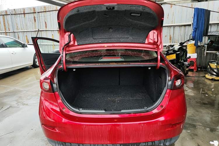 Used Mazda 3 Axela 2016 Sedan 1.5L Automatic Comfort Model Trunk