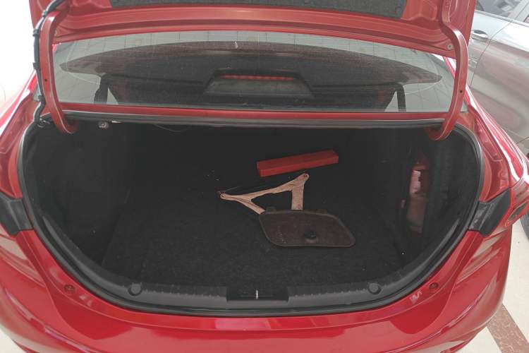 Used Mazda 3 Axela 2016 Sedan 1.5L Automatic Luxury Model Trunk