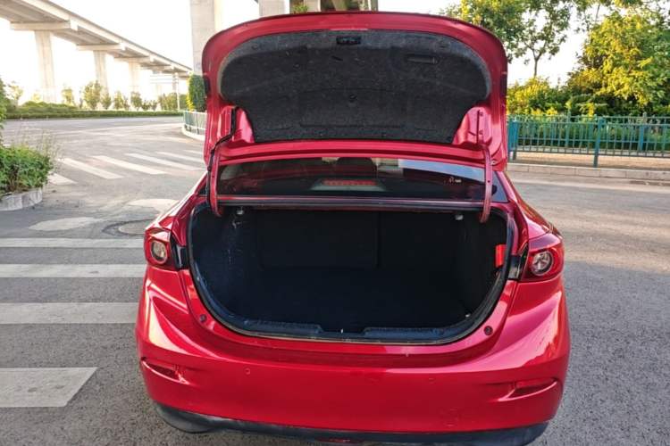Used Mazda 3 Axela 2016 Sedan 1.5L Automatic Luxury Model Trunk