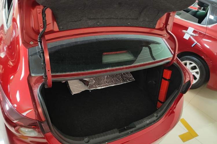 Used Mazda 3 Axela 2016 Sedan 1.5L Automatic Luxury Model Trunk