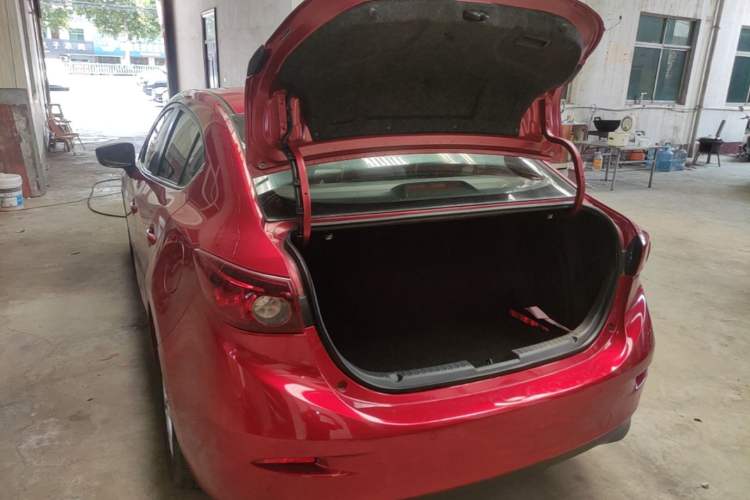 Used Mazda 3 Axela 2016 Sedan 1.5L Automatic Luxury Model Trunk