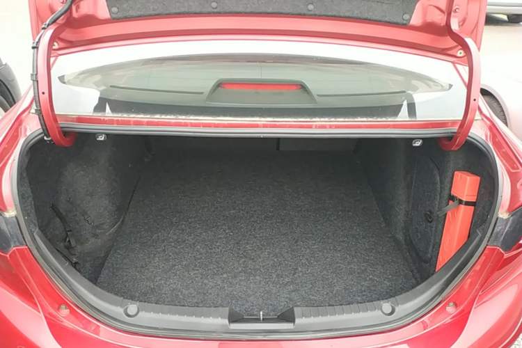 Used Mazda 3 Axela 2016 Sedan 1.5L Automatic Luxury Model Trunk