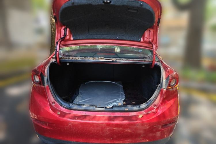 Used Mazda 3 Axela 2016 Sedan 1.5L Automatic Luxury Model Trunk