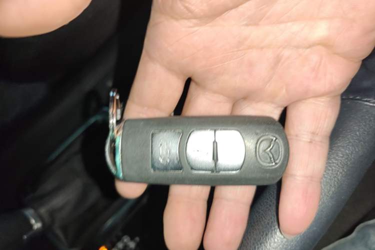 Used Mazda 3 Axela 2016 Sedan 1.5L Automatic Comfort Model Vehicle Key