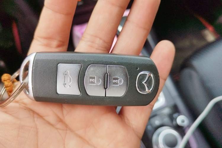 Used Mazda 3 Axela 2016 Sedan 1.5L Automatic Comfort Model Vehicle Key