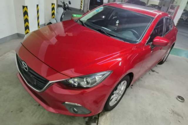 Used Mazda 3 Axela 2016 Sedan 1.5L Automatic Luxury Model