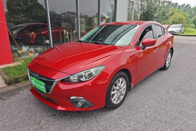 Używany Mazda 3 Axela 2016 Sedan 1.5L Automatic Comfort Model