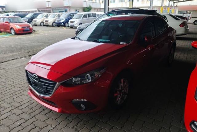Used Mazda 3 Axela 2016 Sedan 1.5L Automatic Luxury Model