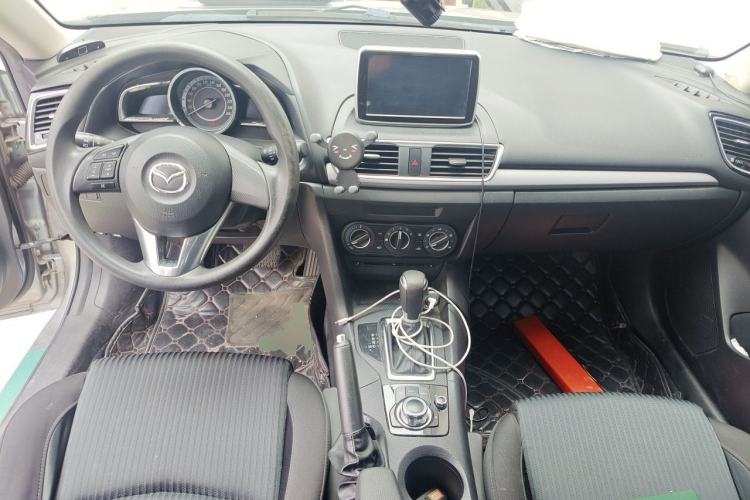 Used Mazda 3 Axela 2016 Sedan 1.5L Automatic Comfort Model Center Console