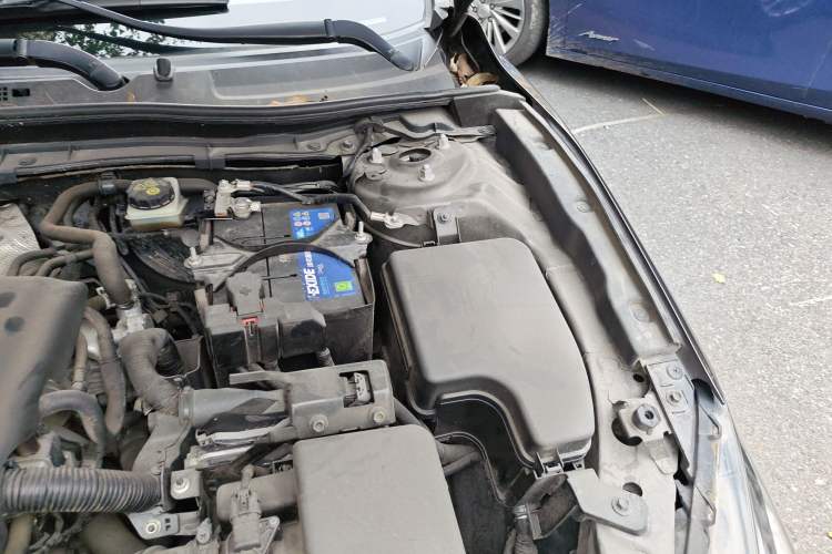 Used Mazda 3 Axela 2016 Sedan 1.5L Automatic Comfort Model Engine Bay Left