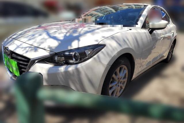 Used Mazda 3 Axela 2016 Sedan 1.5L Automatic Comfort Model