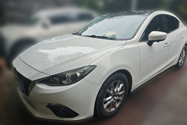 Used Mazda 3 Axela 2016 Sedan 1.5L Automatic Comfort Model