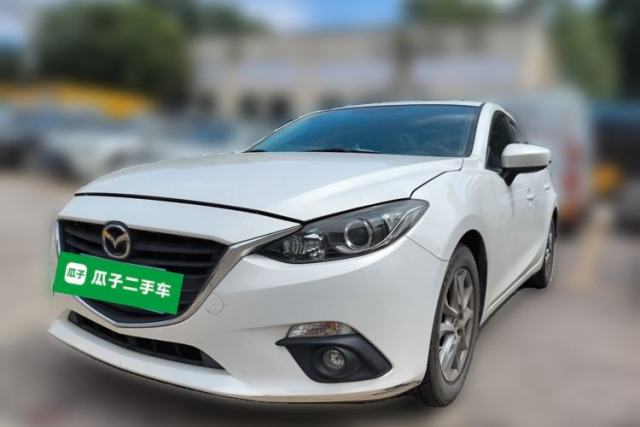 Używany Mazda 3 Axela 2016 Sedan 1.5L Automatic Luxury Model