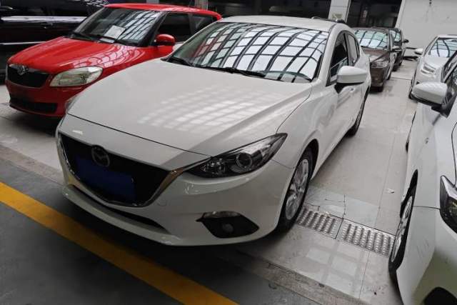 Used Mazda 3 Axela 2016 Sedan 1.5L Automatic Comfort Model