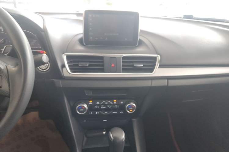 Used Mazda 3 Axela 2016 Sedan 2.0L Automatic Flagship Model Audio And AC Panel