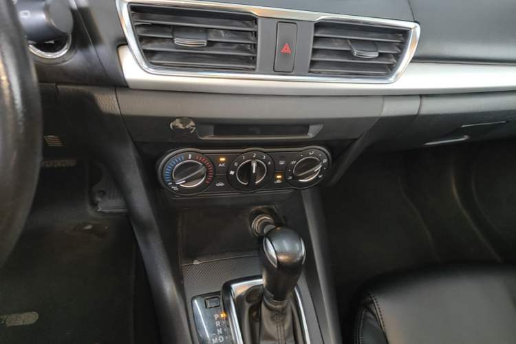 Used Mazda 3 Axela 2016 Hatchback 1.5L Automatic Comfort Model Audio And AC Panel