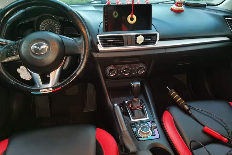 Used Mazda 3 Axela 2016 Sedan 1.5L Automatic Comfort Model Center Console