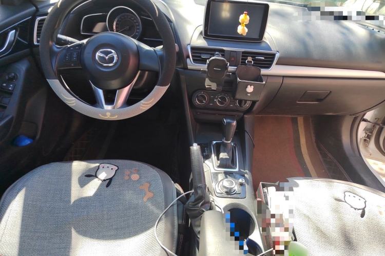 Used Mazda 3 Axela 2016 Sedan 1.5L Automatic Comfort Model Center Console