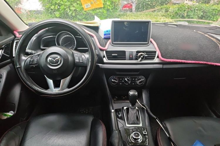 Used Mazda 3 Axela 2016 Sedan 1.5L Automatic Comfort Model Center Console