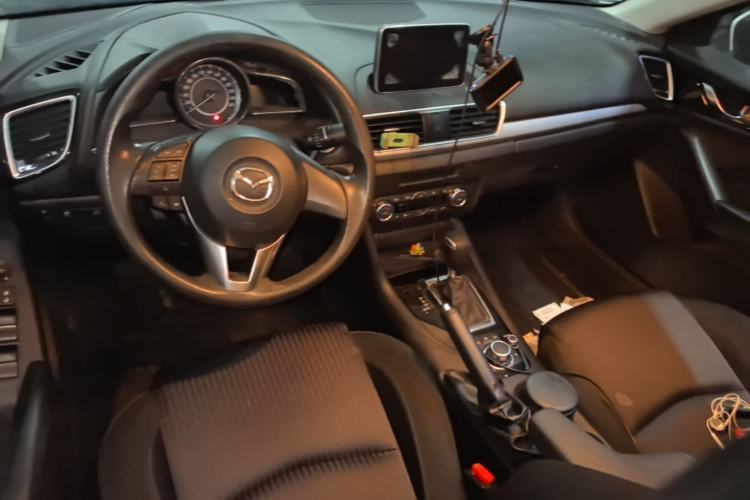 Used Mazda 3 Axela 2016 Sedan 1.5L Automatic Luxury Model Center Console