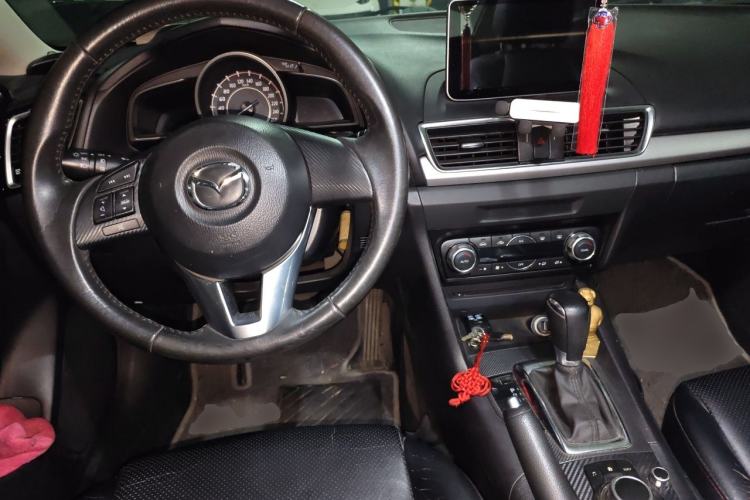 Used Mazda 3 Axela 2016 Sedan 1.5L Automatic Comfort Model Center Console
