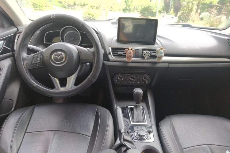 Used Mazda 3 Axela 2016 Sedan 1.5L Automatic Comfort Model Center Console