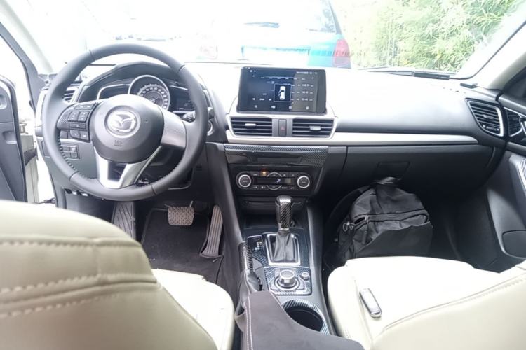 Used Mazda 3 Axela 2016 Sedan 1.5L Automatic Luxury Model Center Console