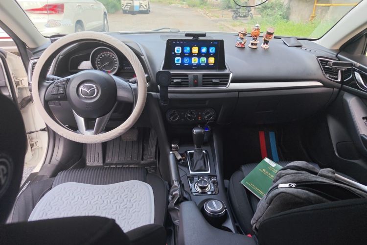 Used Mazda 3 Axela 2016 Sedan 1.5L Automatic Comfort Model Center Console