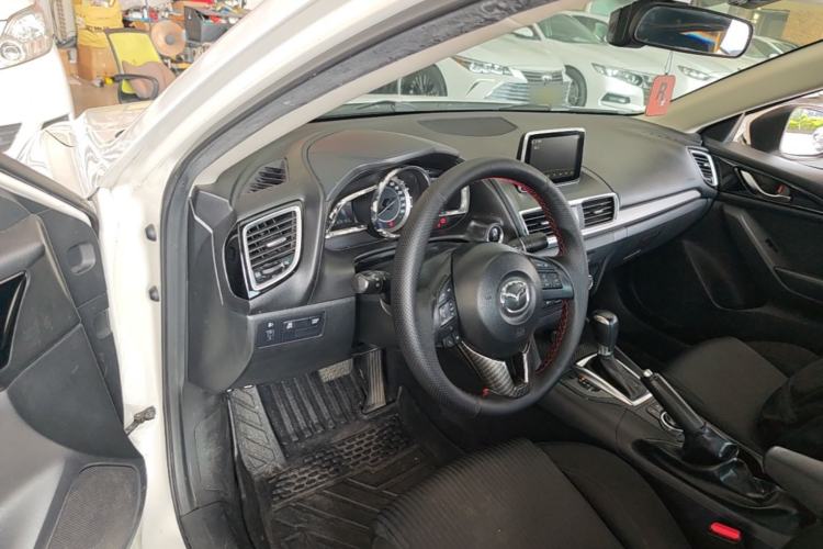 Used Mazda 3 Axela 2016 Sedan 1.5L Automatic Luxury Model Center Console