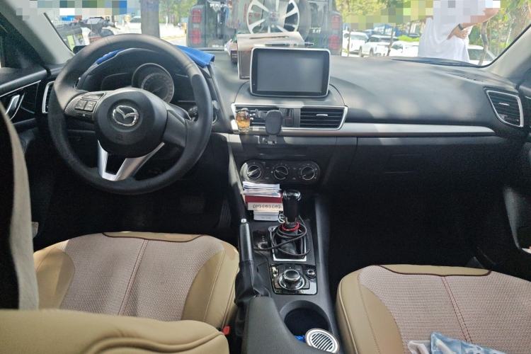 Used Mazda 3 Axela 2016 Sedan 1.5L Automatic Comfort Model Center Console