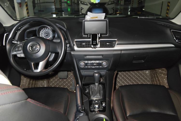 Used Mazda 3 Axela 2016 Sedan 1.5L Automatic Luxury Model Center Console