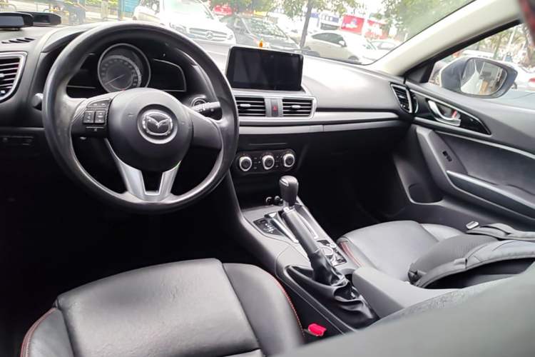 Used Mazda 3 Axela 2016 Sedan 1.5L Automatic Comfort Model Center Console