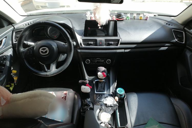 Used Mazda 3 Axela 2016 Sedan 1.5L Automatic Luxury Model Center Console
