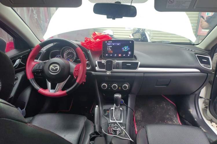 Used Mazda 3 Axela 2016 Sedan 1.5L Automatic Comfort Model Center Console
