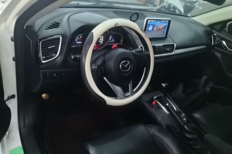 Used Mazda 3 Axela 2016 Sedan 1.5L Automatic Comfort Model Center Console