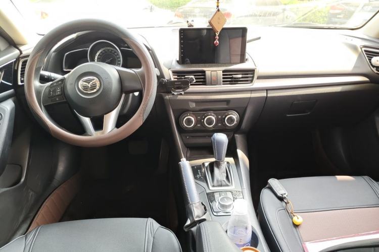 Used Mazda 3 Axela 2016 Sedan 1.5L Automatic Comfort Model Center Console