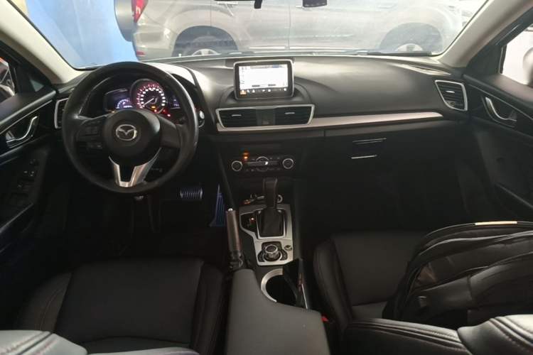 Used Mazda 3 Axela 2016 Sedan 1.5L Automatic Luxury Model Center Console