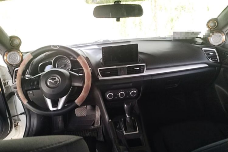Used Mazda 3 Axela 2016 Sedan 1.5L Automatic Comfort Model Center Console