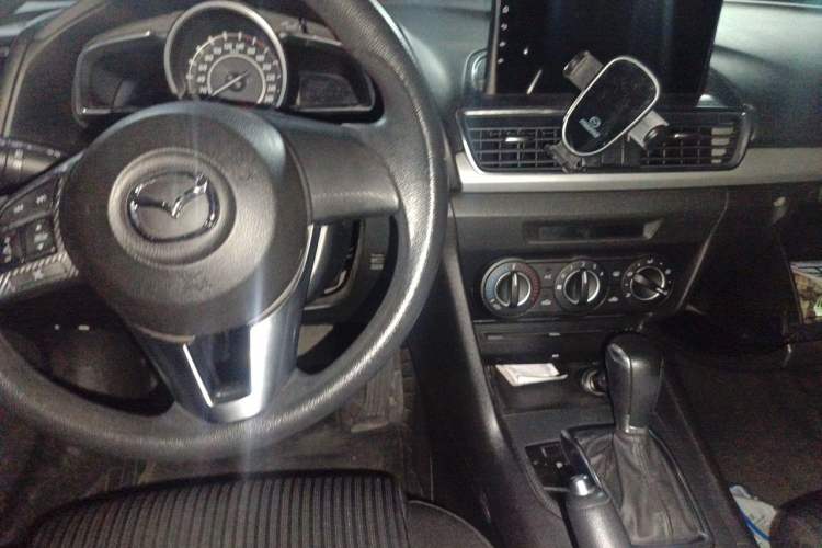 Used Mazda 3 Axela 2016 Sedan 1.5L Automatic Comfort Model Center Console