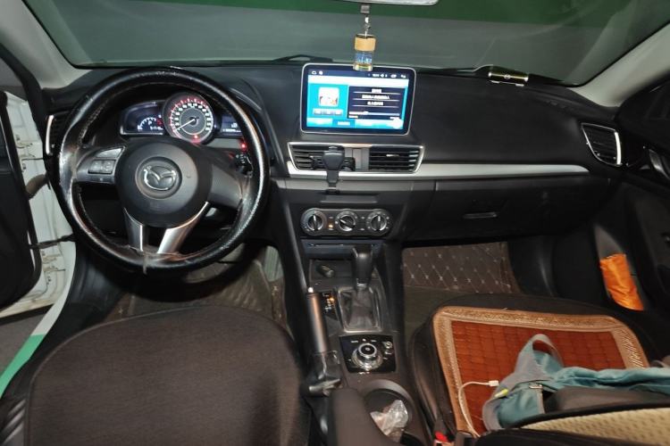 Used Mazda 3 Axela 2016 Sedan 1.5L Automatic Comfort Model Center Console