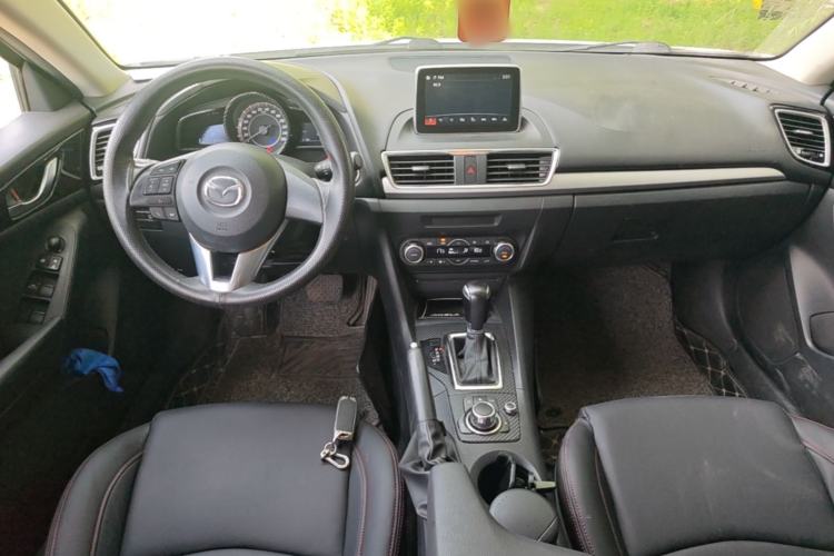 Used Mazda 3 Axela 2016 Sedan 1.5L Automatic Luxury Model Center Console